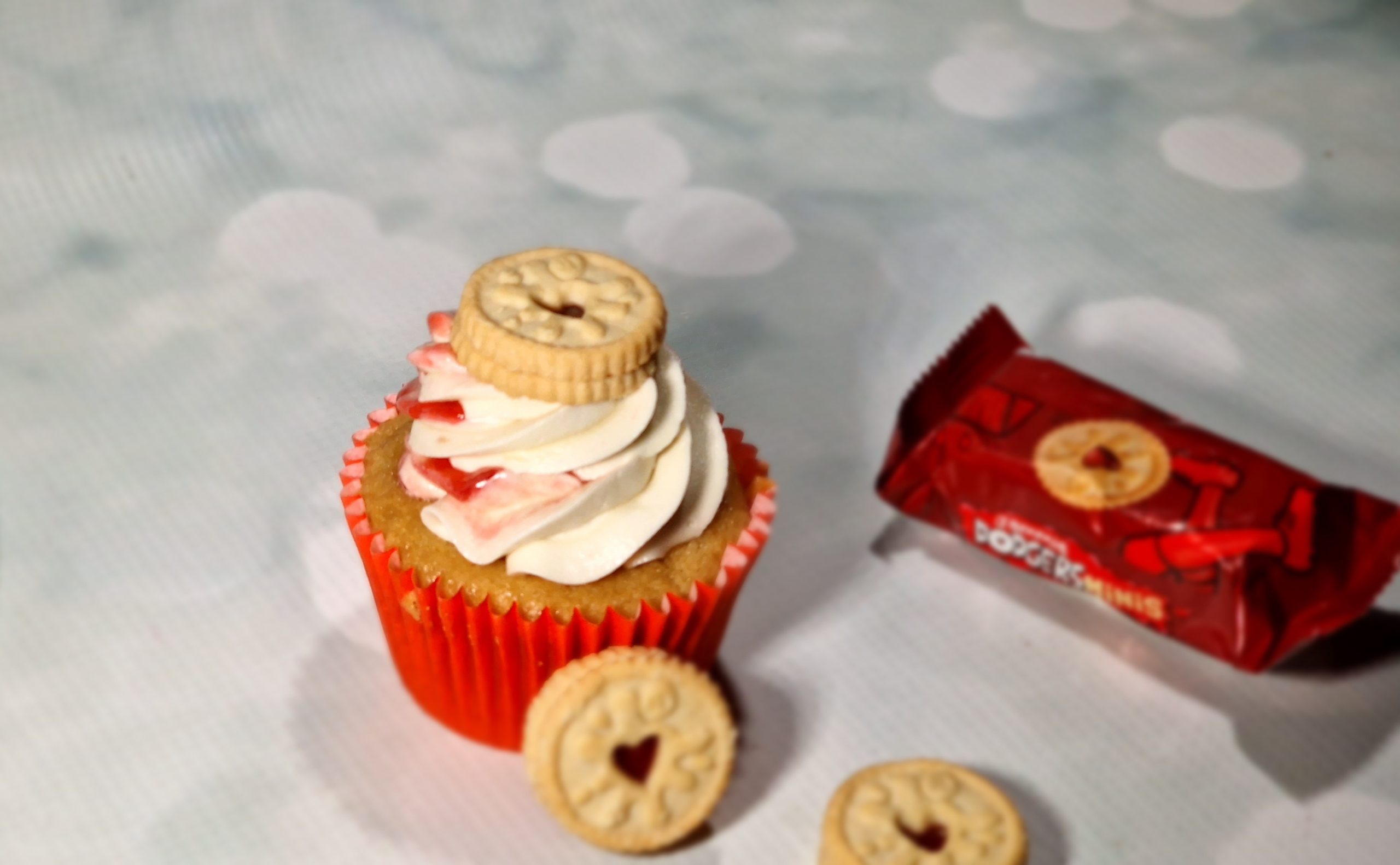 Vegan Jammie Dodger Cupcakes